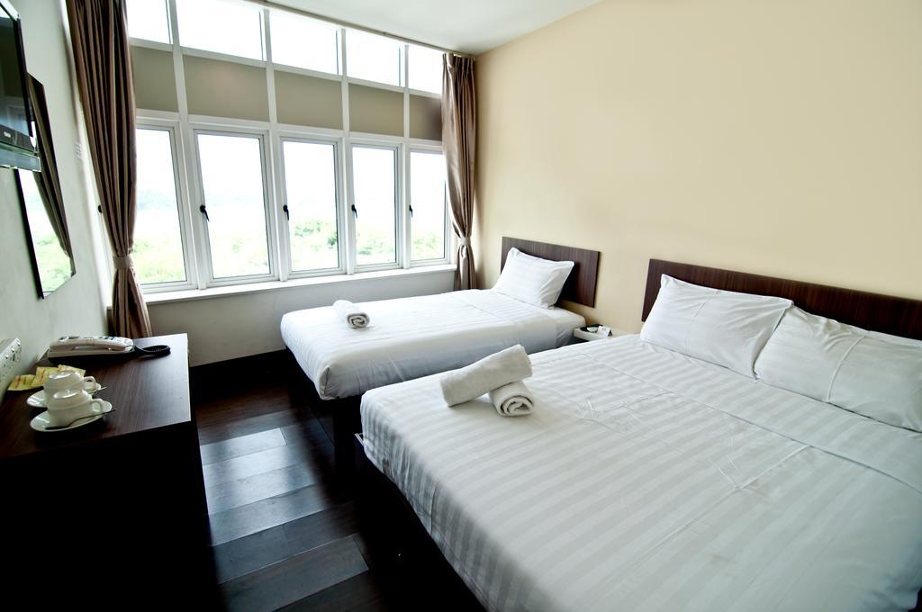 101 Lake View Hotel Puchong Buitenkant foto