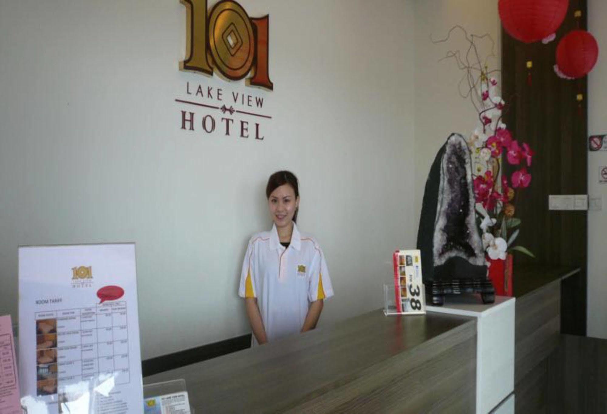 101 Lake View Hotel Puchong Buitenkant foto